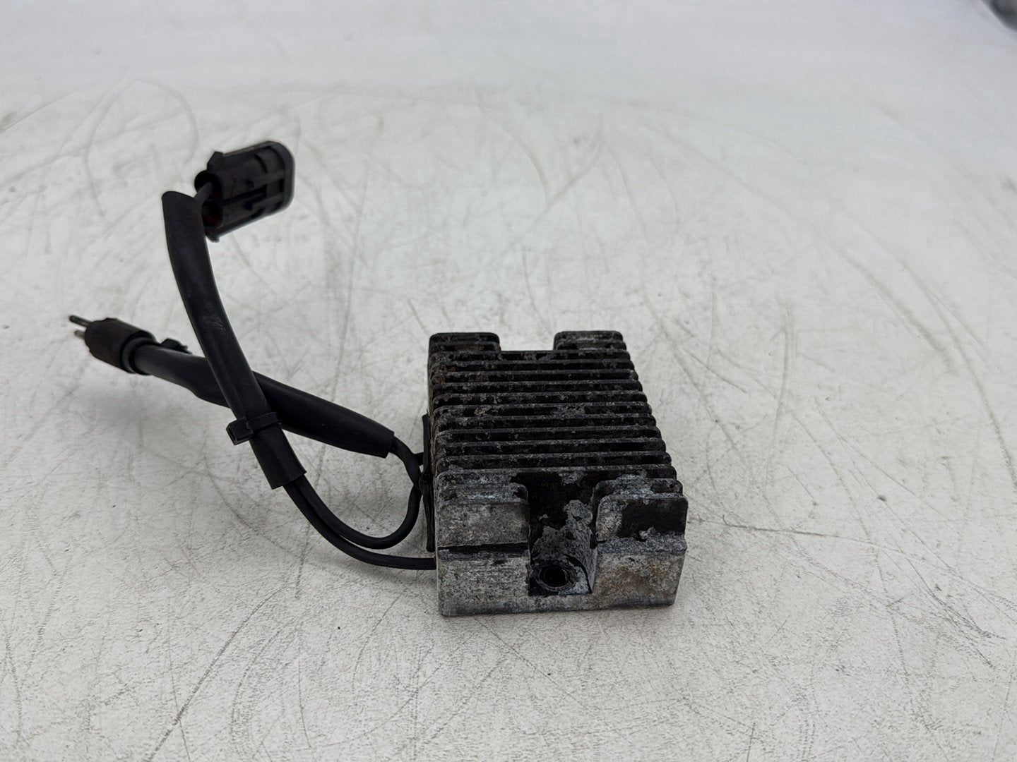 2004 Harley Sportster XL883C 883 Custom OEM Voltage Regulator Rectifier