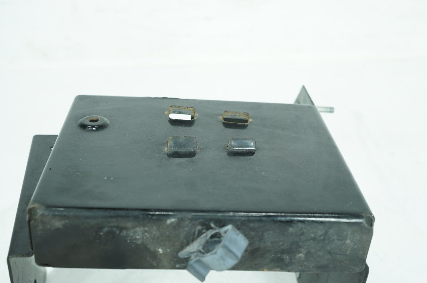 1999 - 2006 Harley-Davidson Touring Electra Glide Classic Battery Tray Bracket Holder Carrier 66281-02A