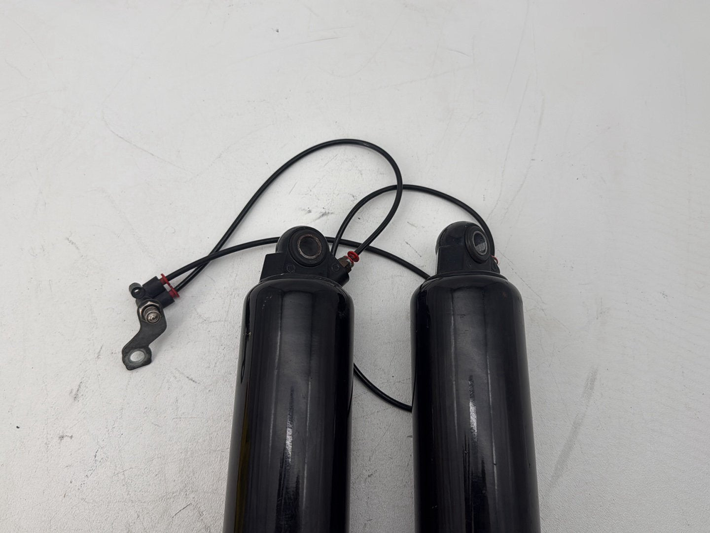 2007 Harley Touring Electra Glide Police OEM Rear Left Right Shock Absorbers 13"