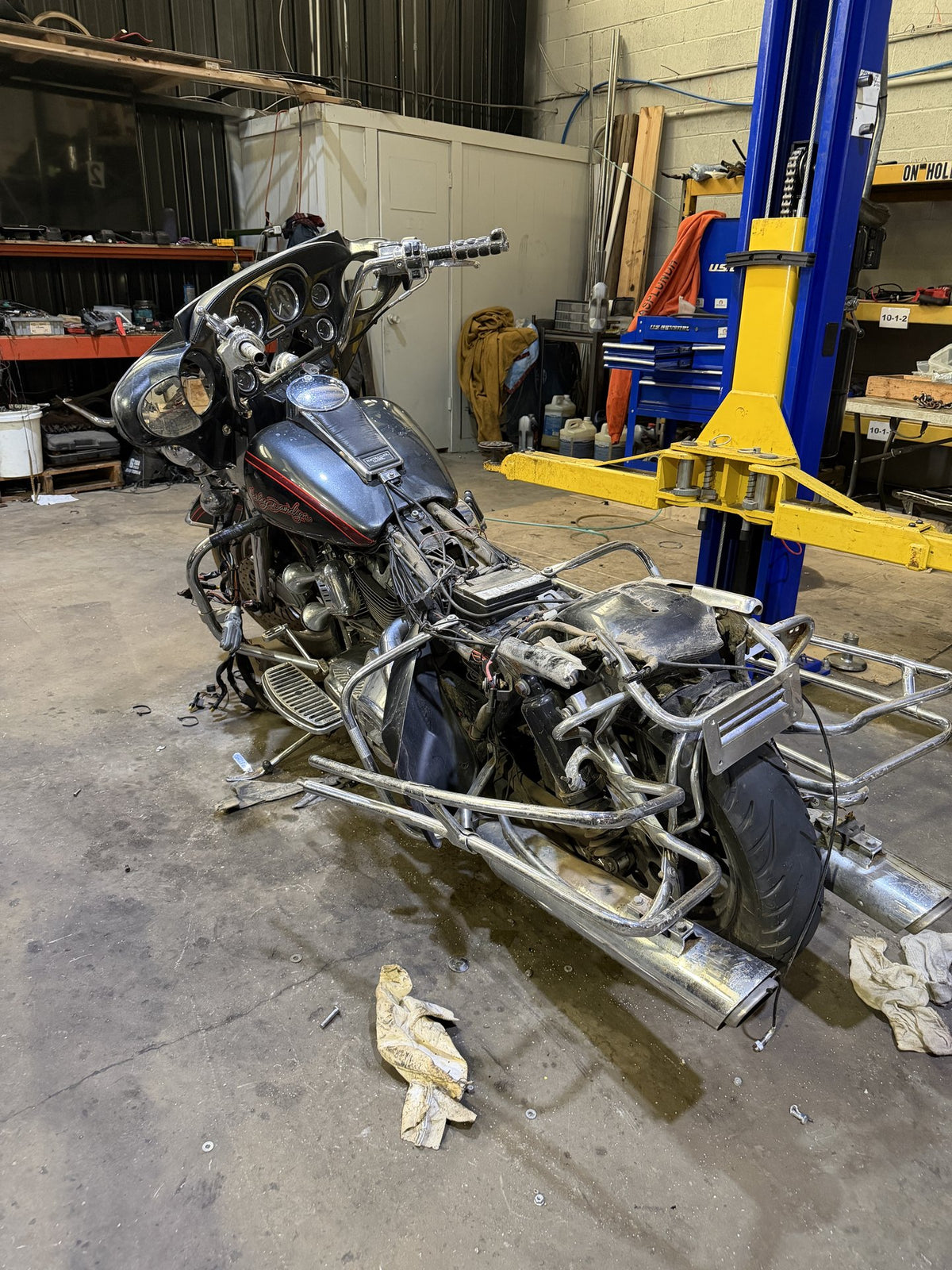 1999-2006 Harley-Davidson Electra Glide FLHT Touring