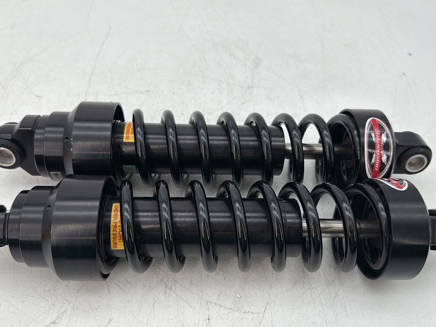 2005 Harley Touring FLHRCI Road King Classic OEM Rear Left Right Shock Absorbers