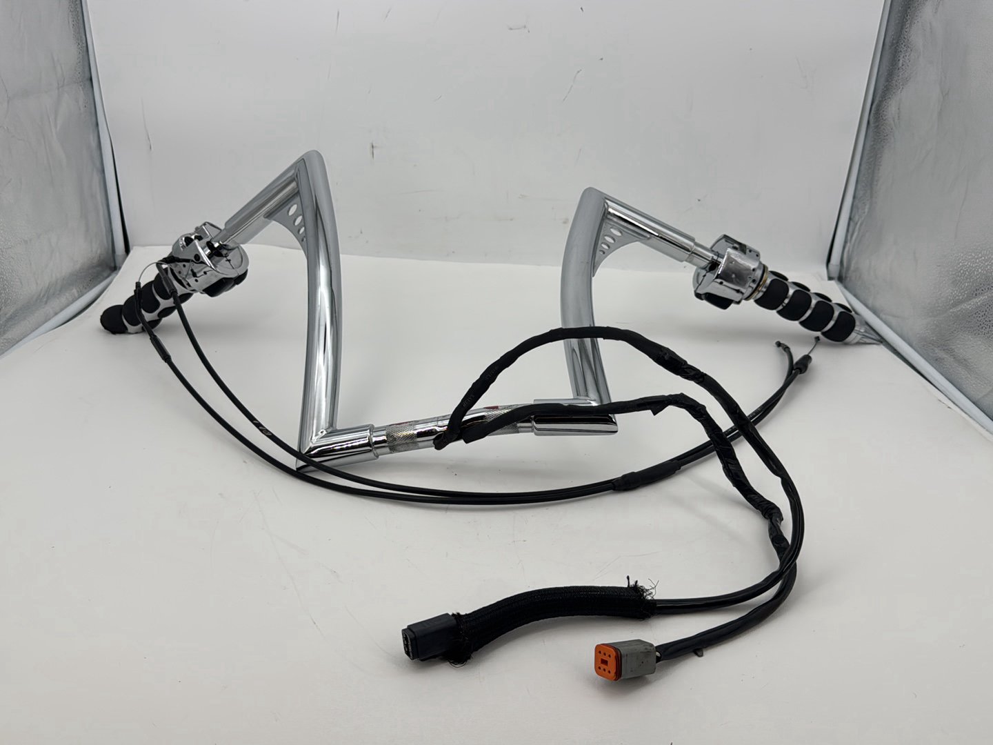 1999 - 2006 Harley-Davidson Dyna Low Rider Handlebars Left Right Switches Controls left turn signal headlight, right engine kill switches