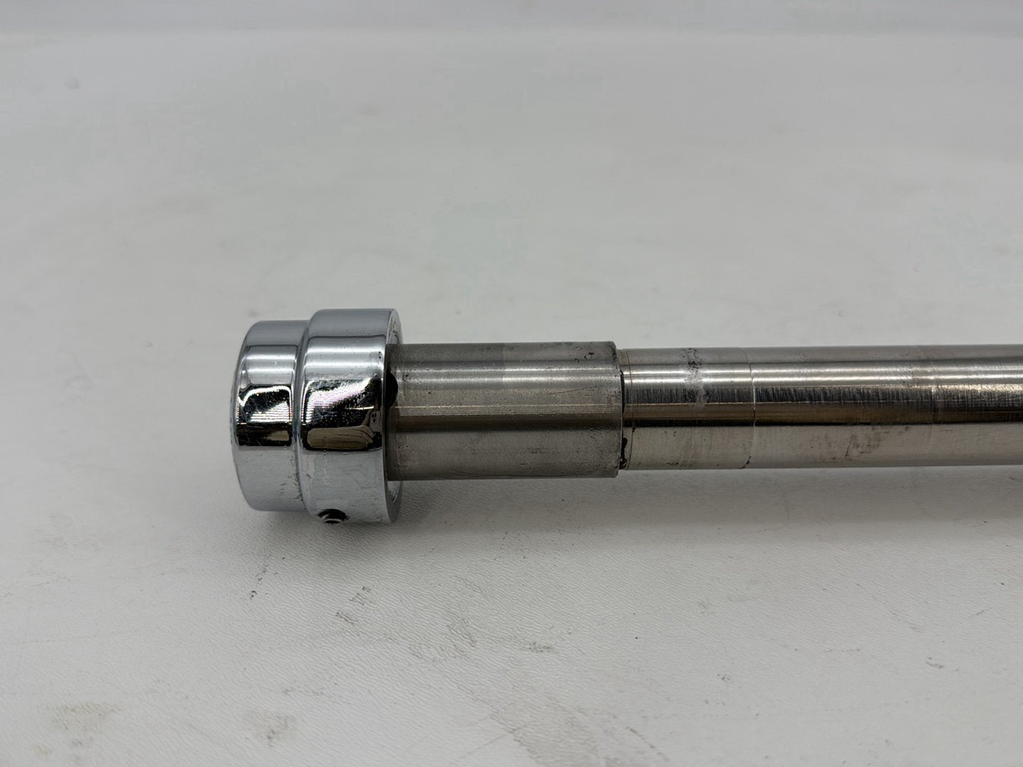 1999 - 2006 Harley-Davidson Dyna Low Rider Front Wheel Axle Bolt Shaft 43758-04