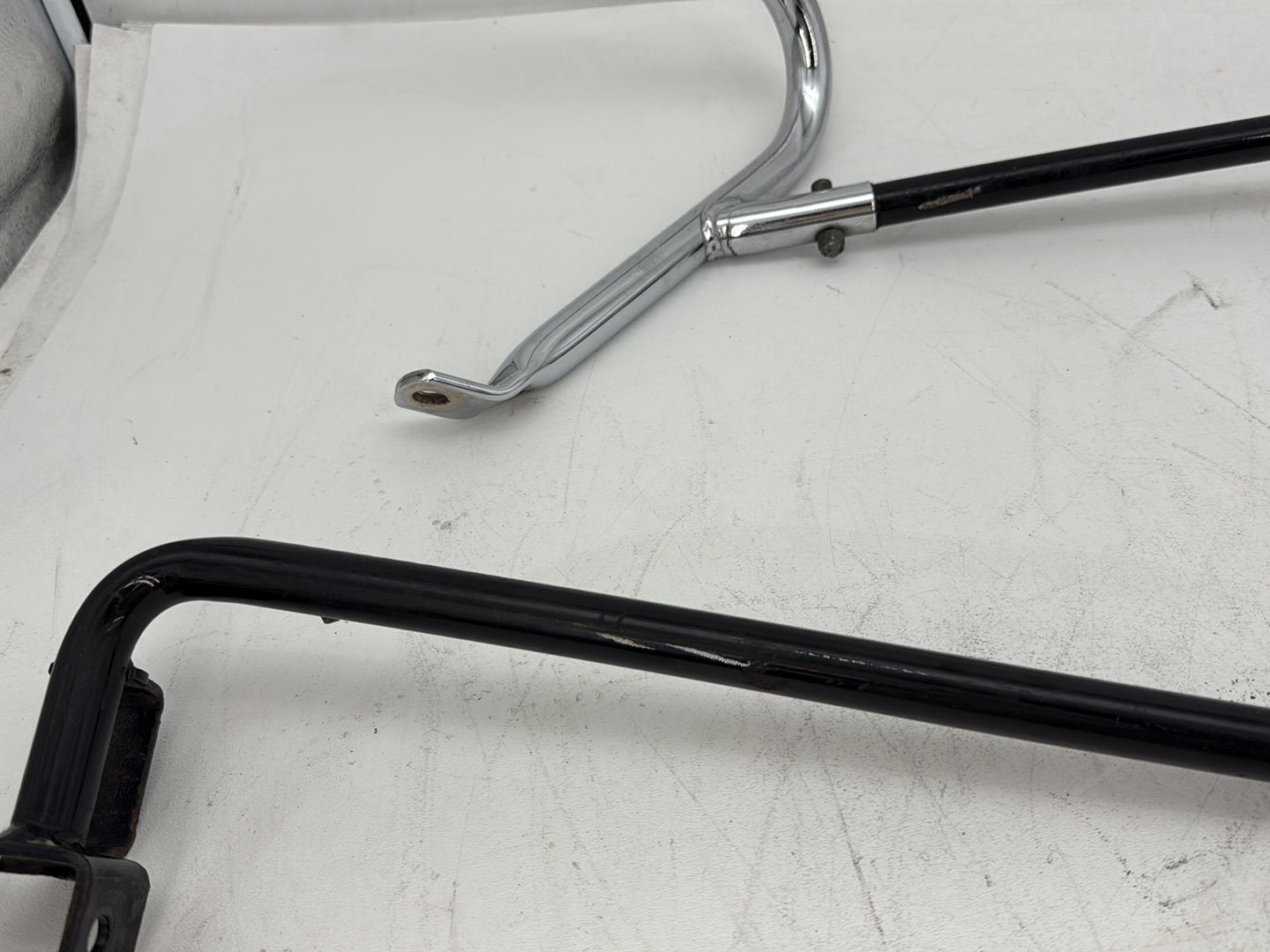 2018 Harley Electra Glide Touring Ultra FLHTCU OEM Rear Left Right Saddlebag Guard Rails Bar