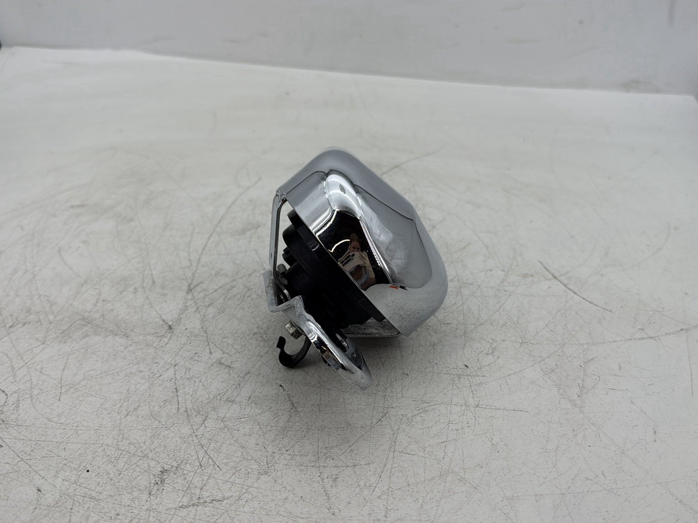 2008 Harley Dyna FXDL Low Rider Anniversary OEM Horn Signal Klaxon Chrome Cover