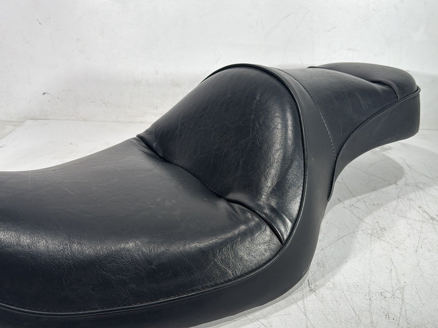 2003 Harley Dyna Wide Glide FXDWG OEM Passenger Rider Driver Seat Saddle