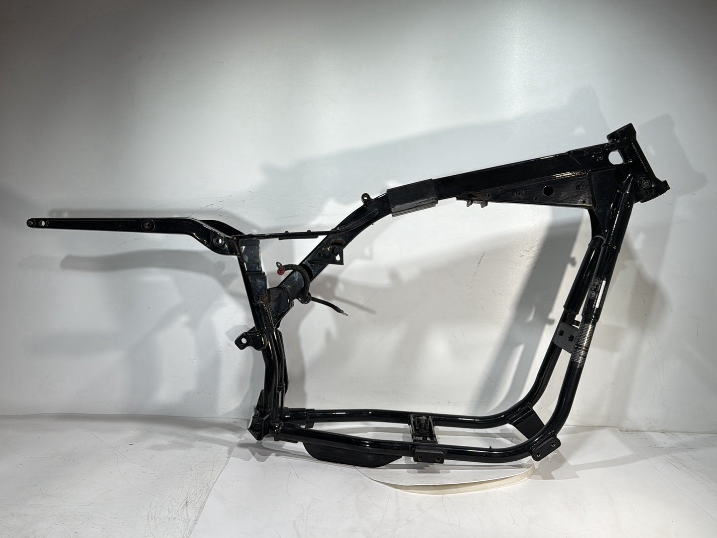2005 Harley Dyna FXDWG Wide Glide OEM Body Main Frame Chassis CLN CLR