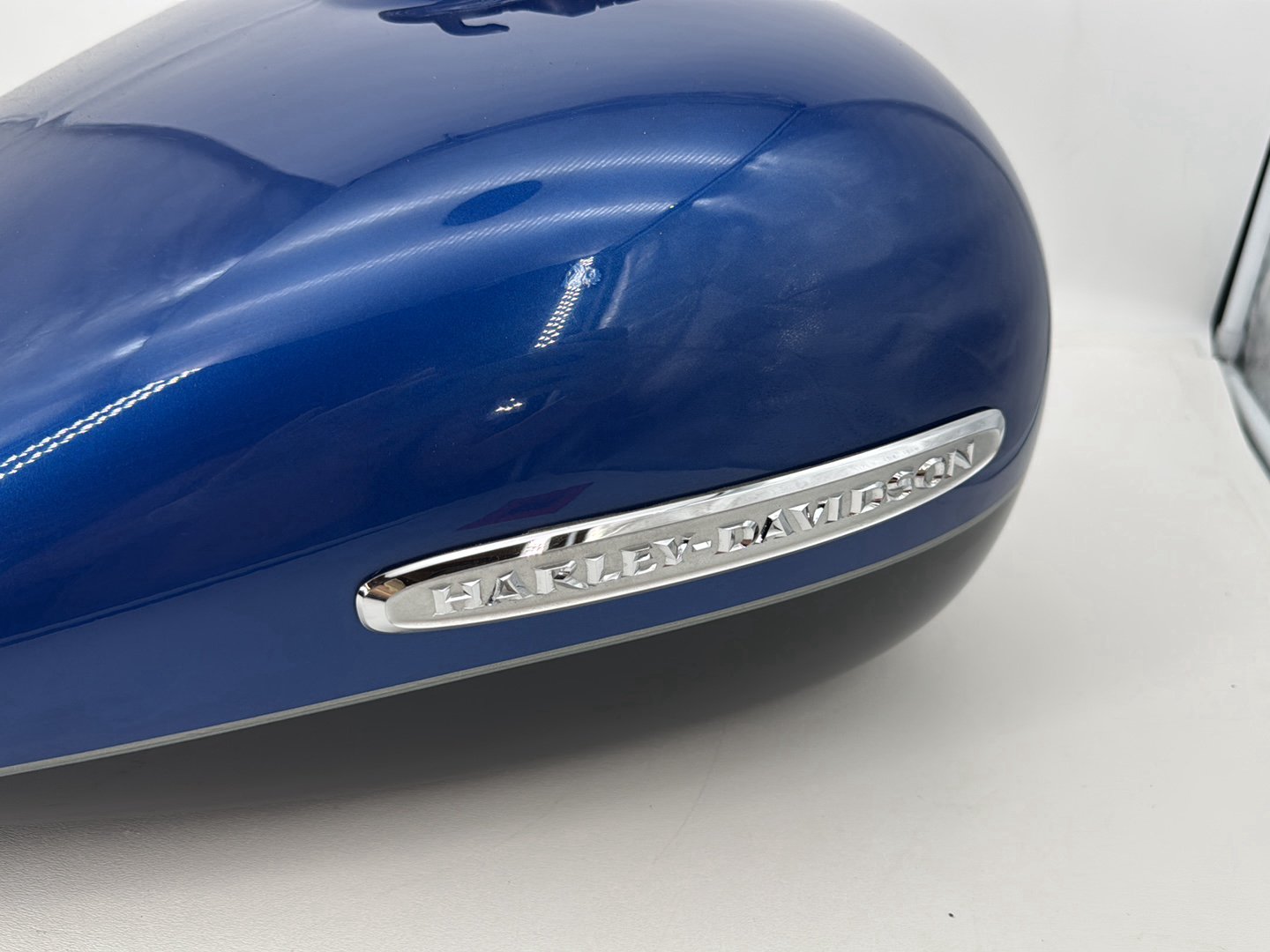 2007 - 2016 Harley-Davidson Touring Electra Glide Ultra Fuel Gas Tank Gasoline Reservoir 61356-08