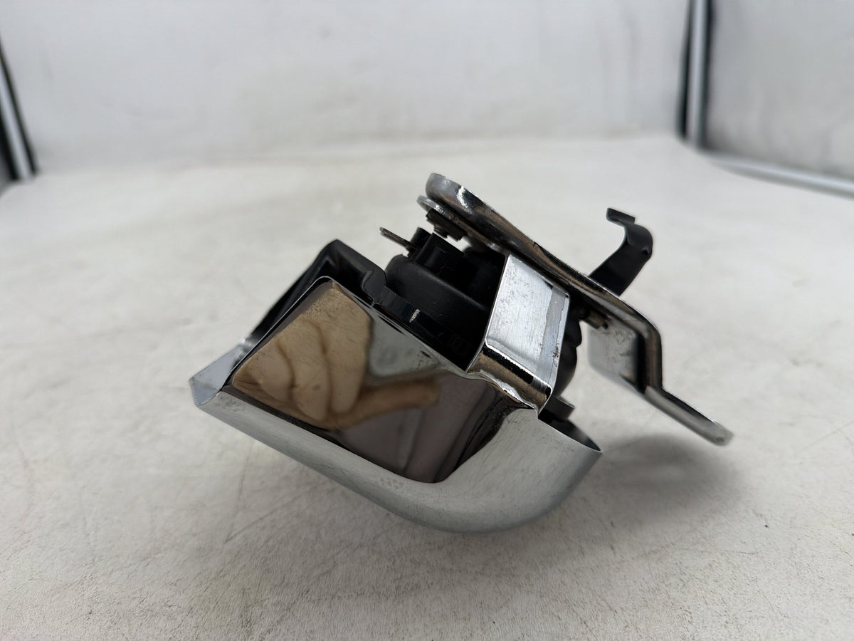 2015 Harley Electra Glide Touring Ultra OEM Horn Signal Klaxon Chrome Cover