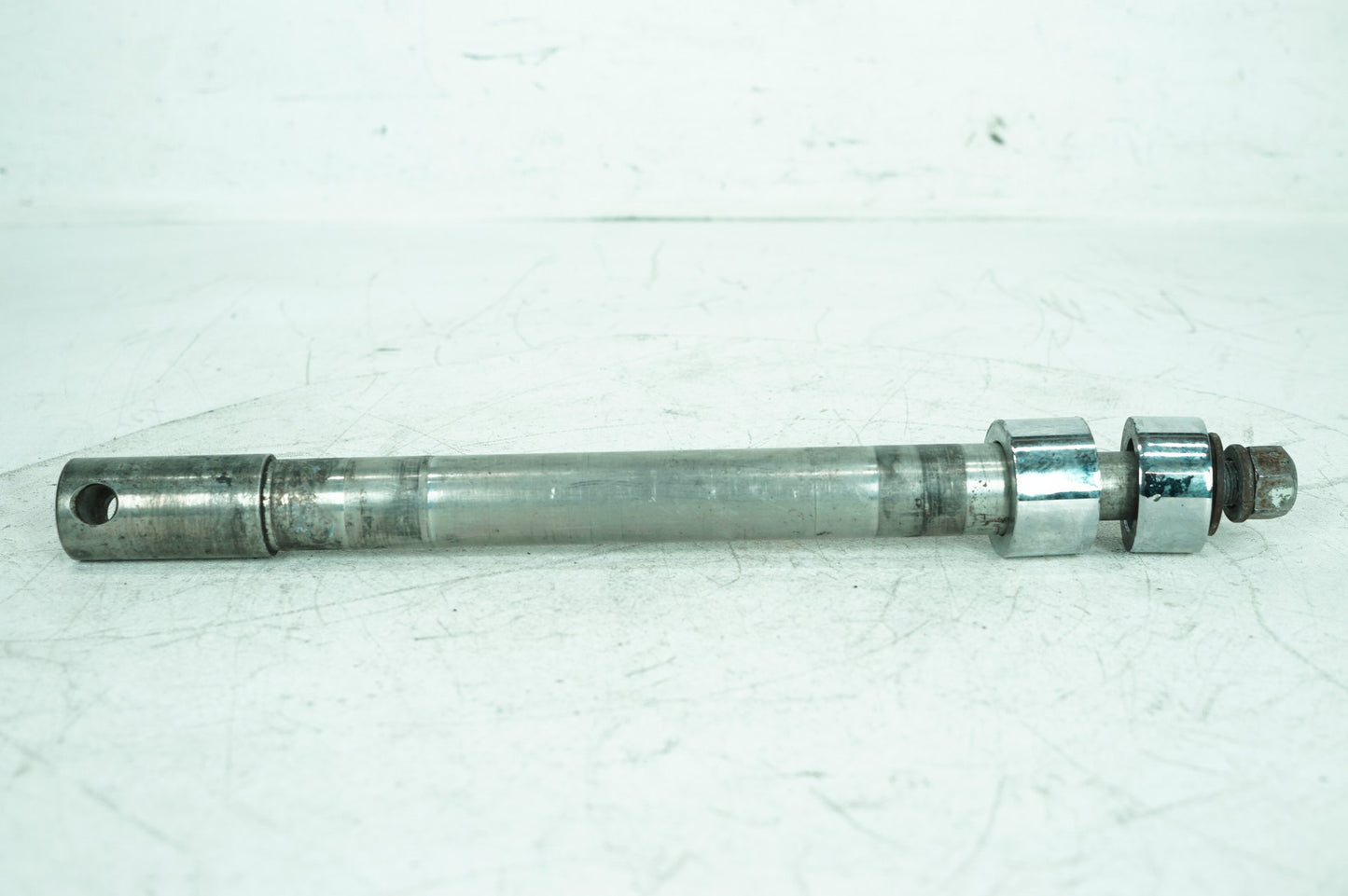 1999 - 2006 Harley-Davidson Touring Road King Police Front Wheel Axle Bolt Shaft 43364-00