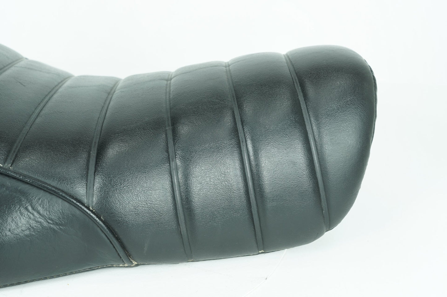 2012 - 2026 Harley-Davidson Sportster Iron 883 Rider Driver Solo Seat Pillion 52000189