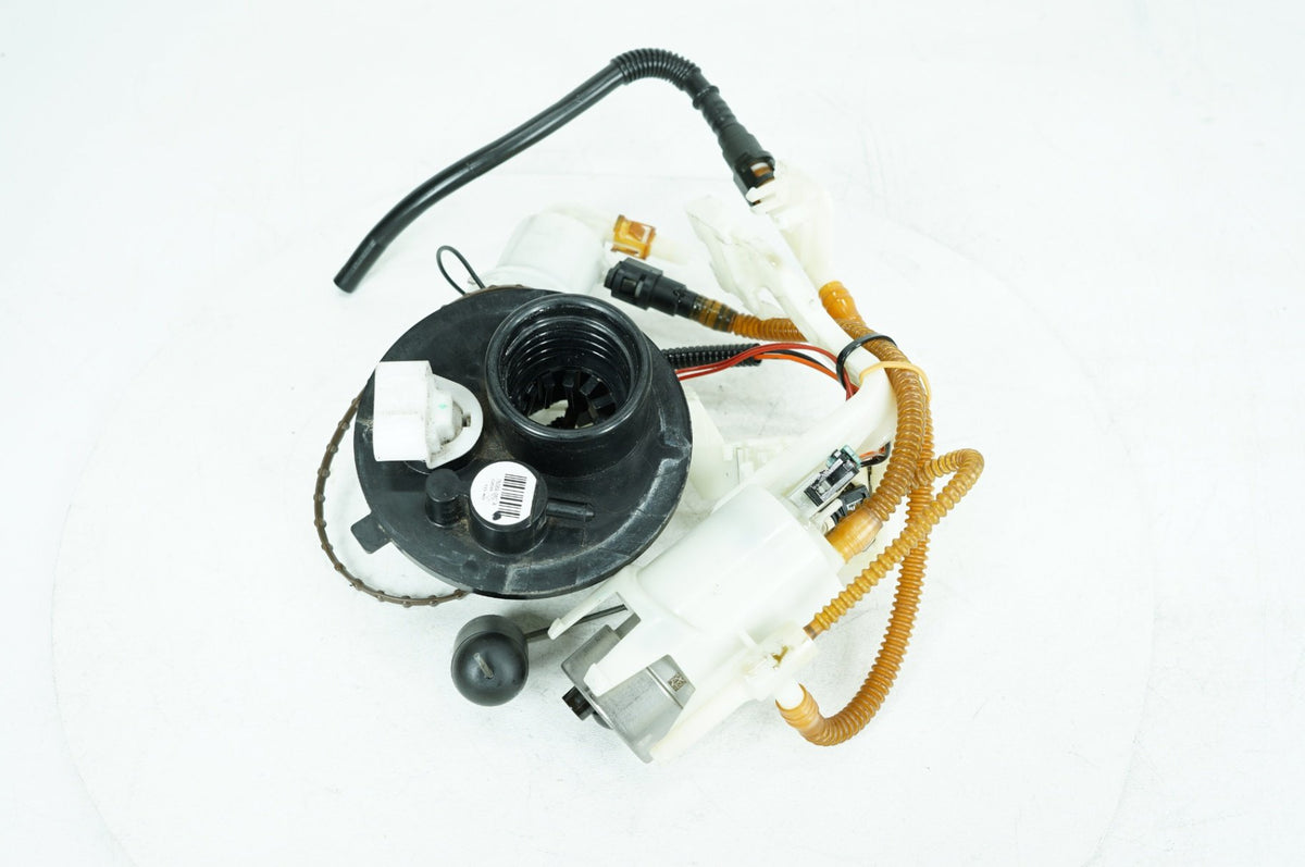 2017 Harley Touring FLHX Street Glide OEM Gas Gasoline Fuel Petrol Pump Sending