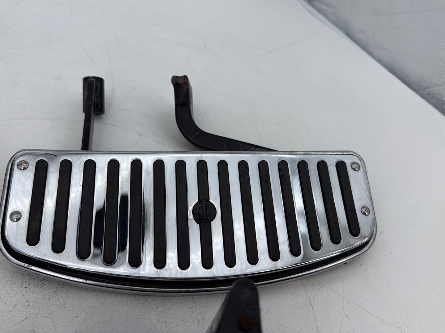 1999 - 2006 Harley-Davidson Touring Electra Glide Left Right Driver & Pass Floorboard Foot Rest 50621-79A