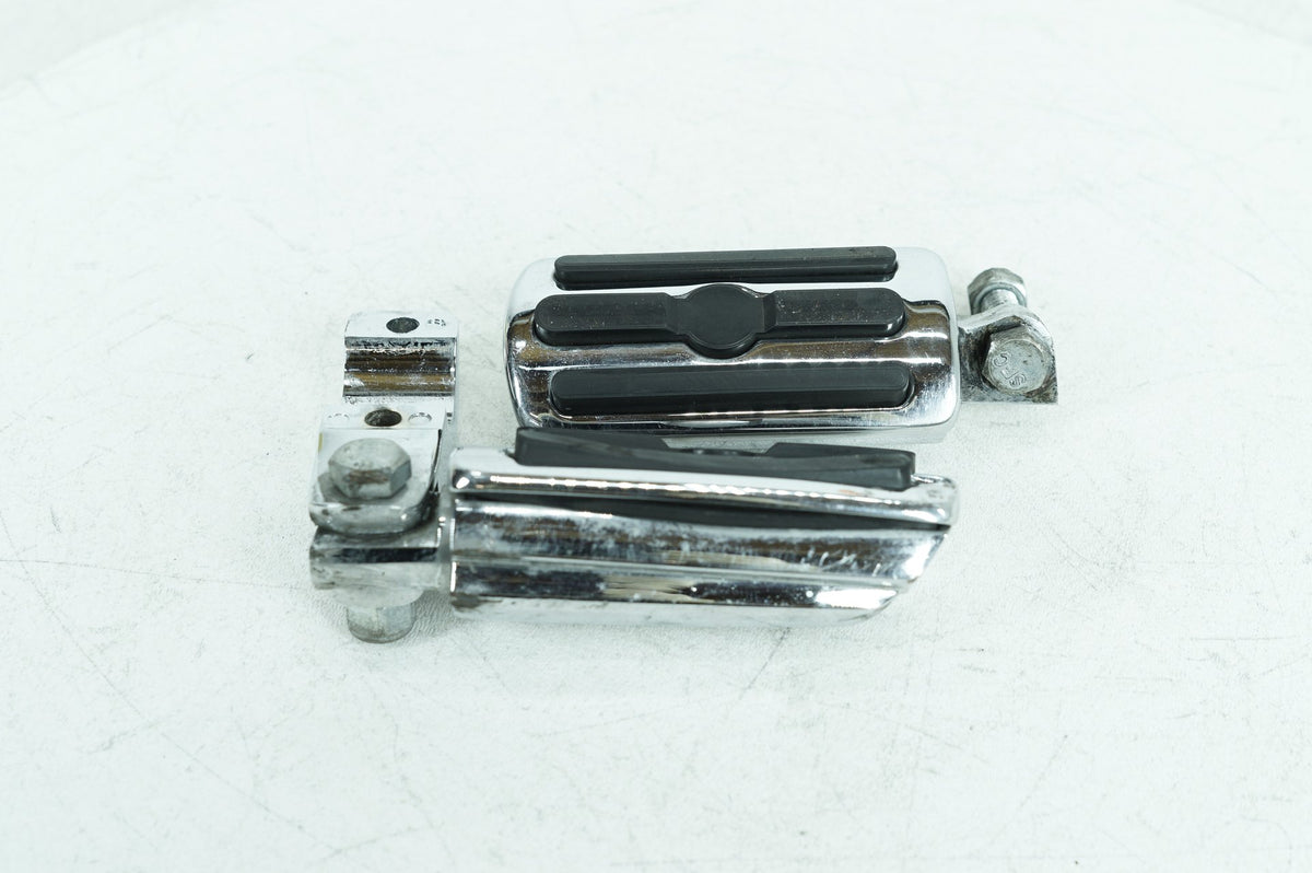 2010 Harley-Davidson Touring Street Glide FLHX Foot Pegs KK210308-E-DE Front Lef