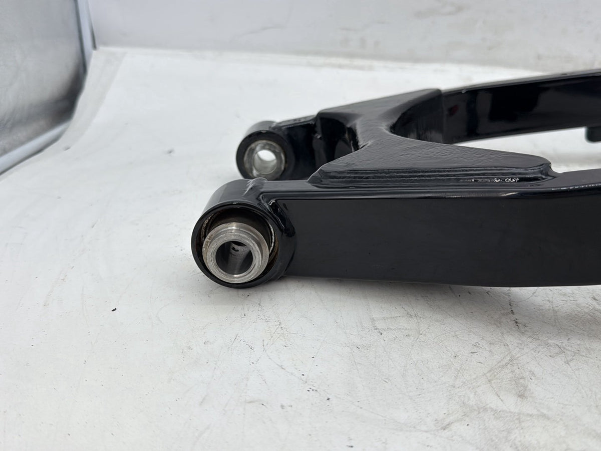 2012 Harley Dyna FXDF Fat Bob OEM Rear Fork Swingarm Swing Arm 47820-10