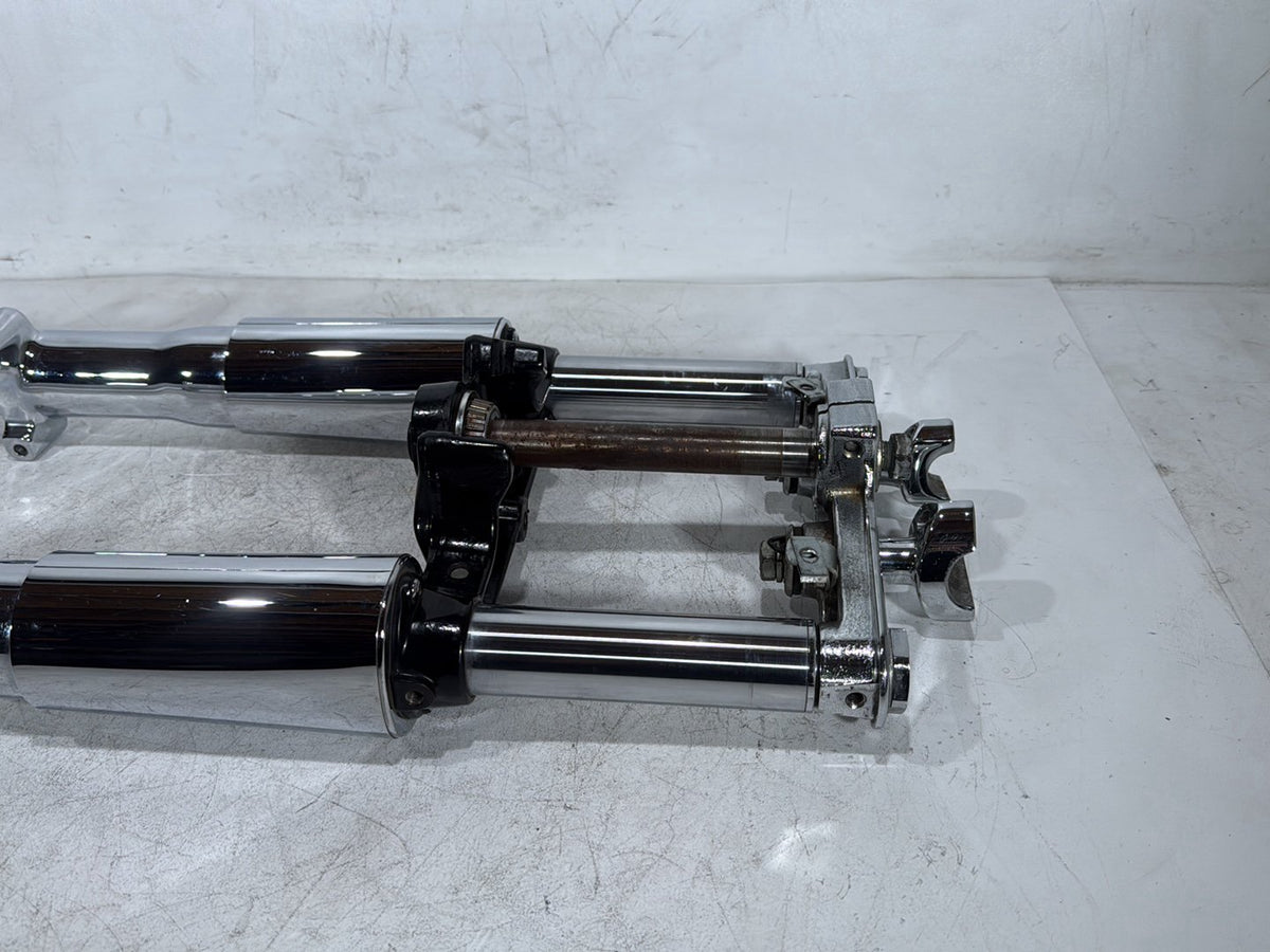 2005 Harley Softail Fat Boy OEM Front Triple Tree Set & LH RH Fork Legs Sliders