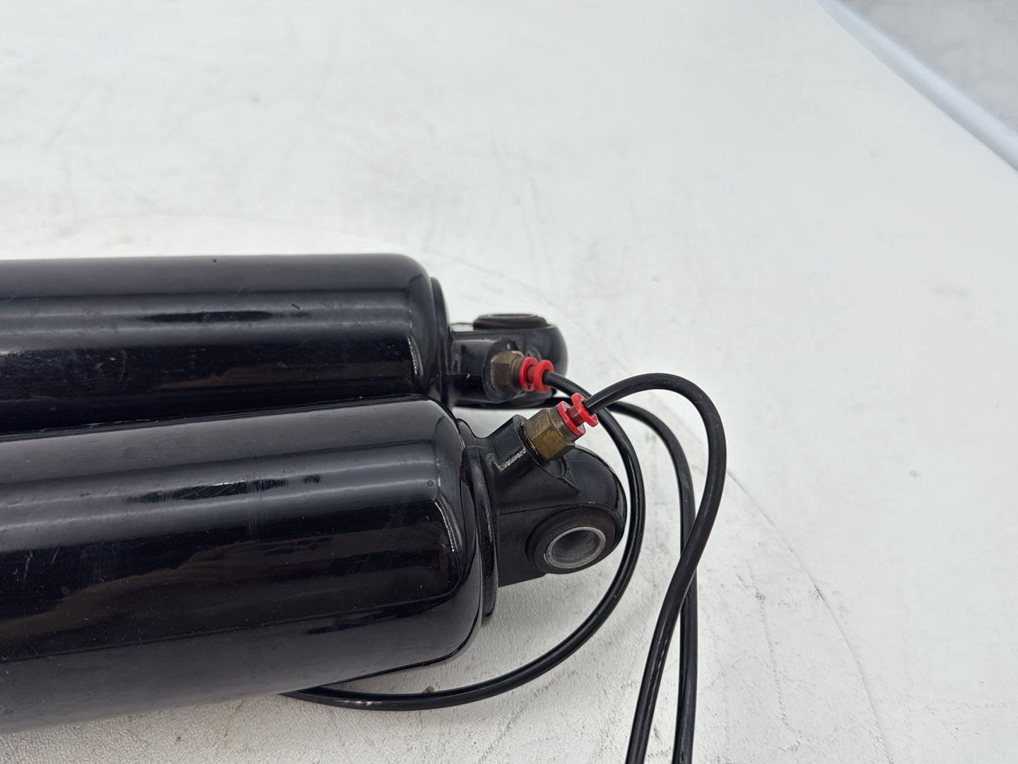 2008 - 2016 Harley-Davidson Touring Electra Glide Ultra Rear Left Right Shock Absorbers 54565-09