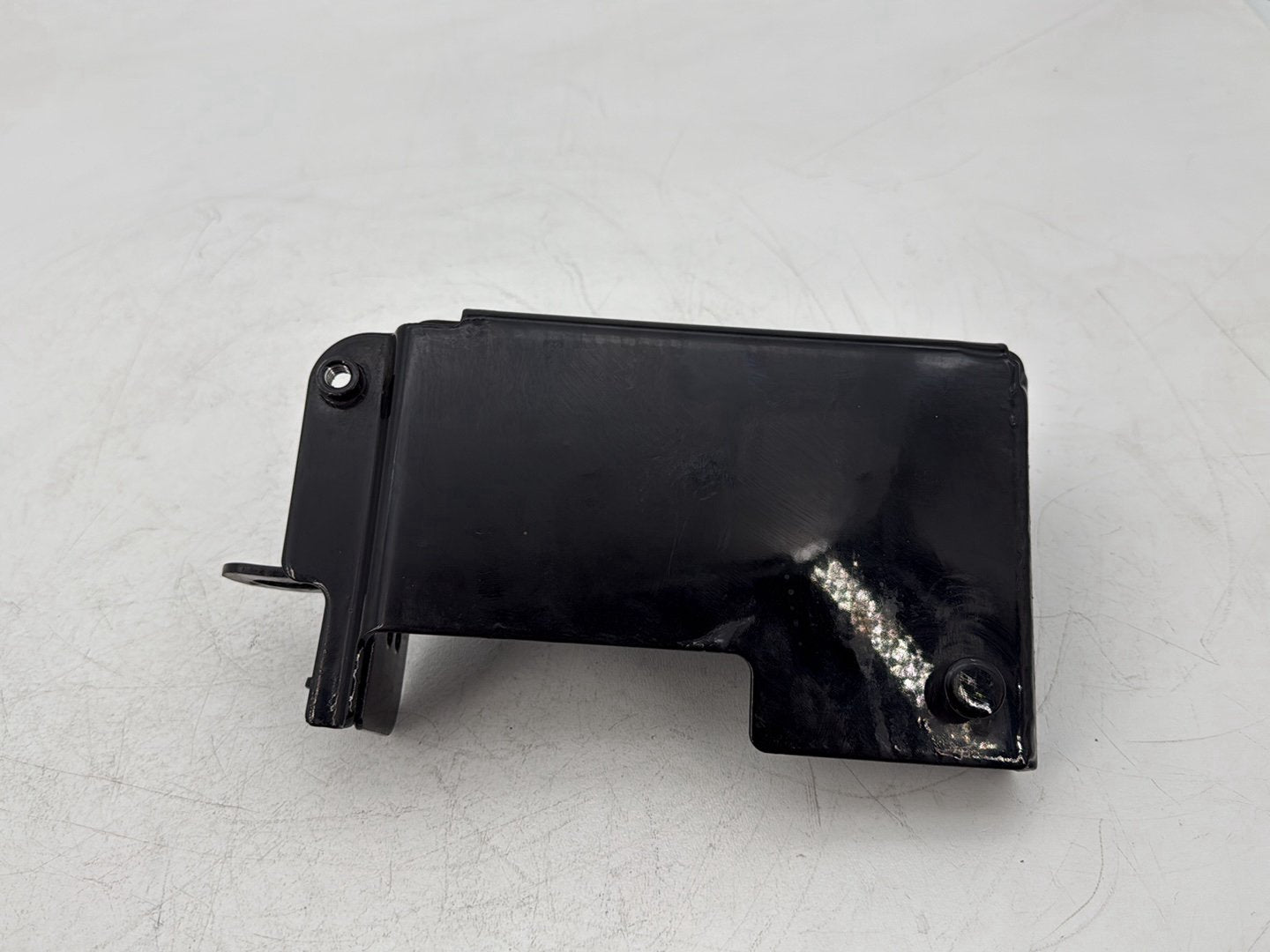 1999 - 2006 Harley-Davidson Dyna Super Glide Battery Tray Bracket Holder Carrier 47132-97B