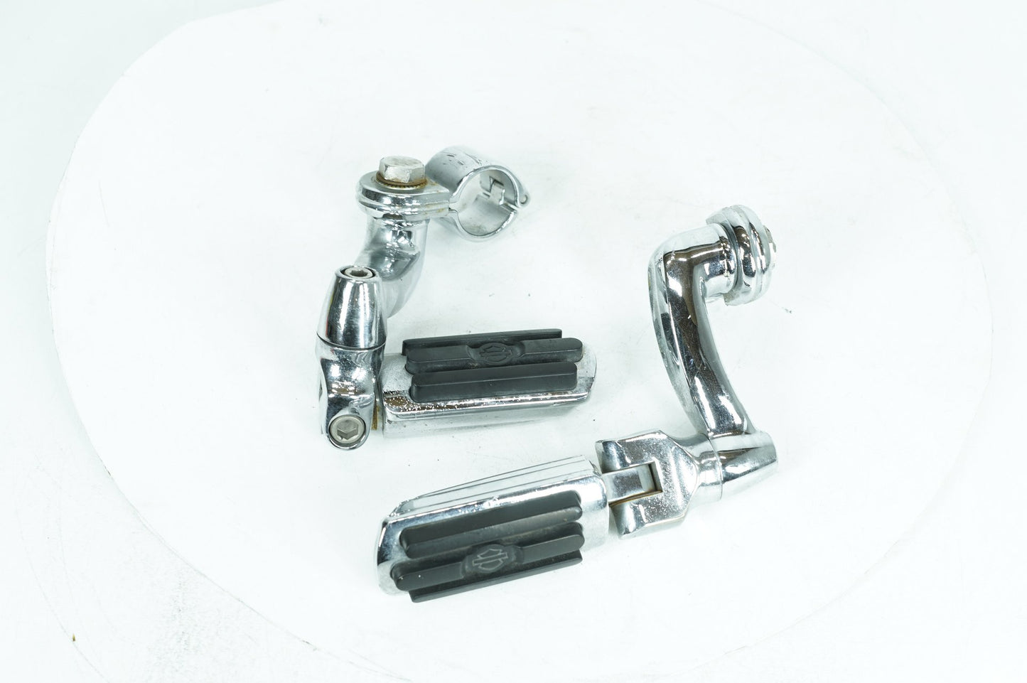 1999 - 2006 Harley-Davidson Touring Road King Front Right Left Highway Foot Pegs 50130-95A