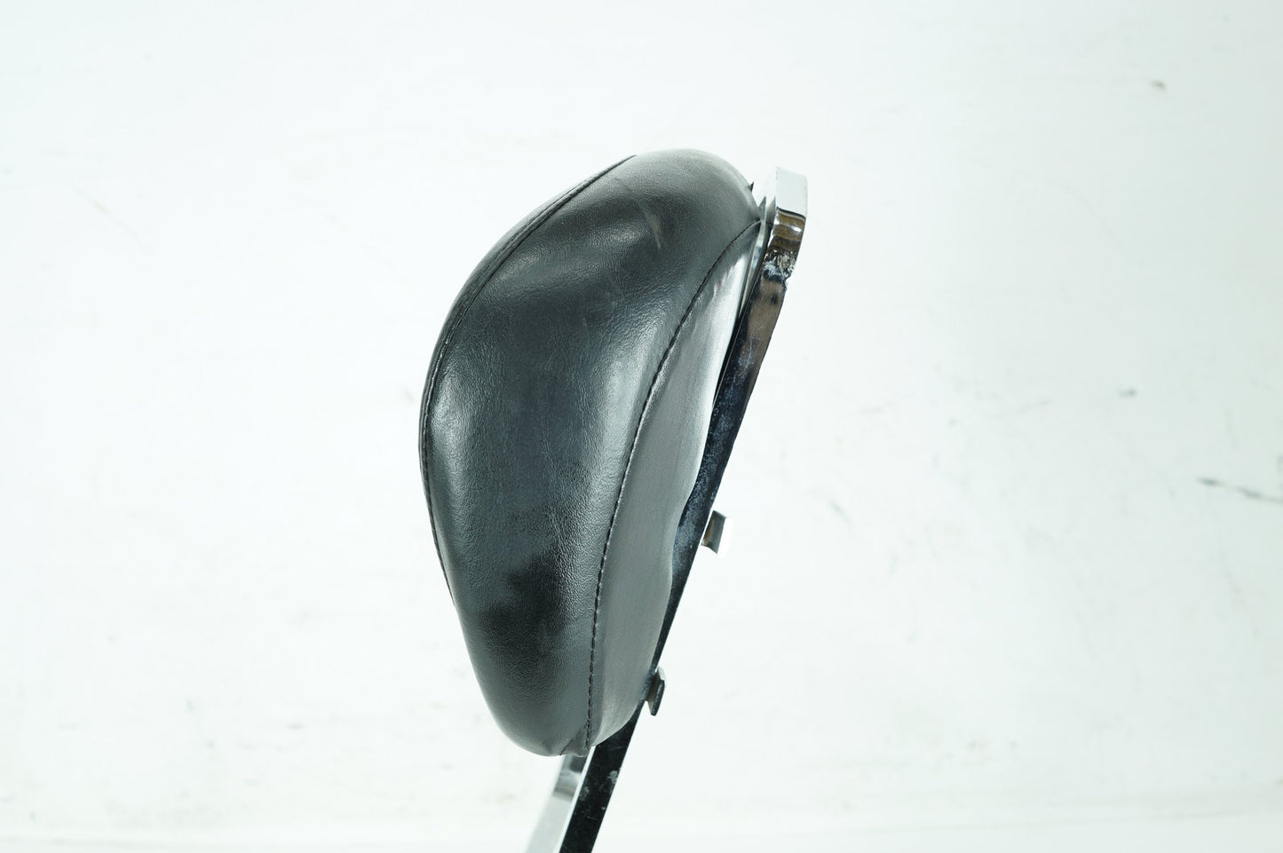 1999 - 2006 Harley-Davidson Softail Fat Boy Rear Sissy Bar w/ Backrest Cushion Pad  	52731-00