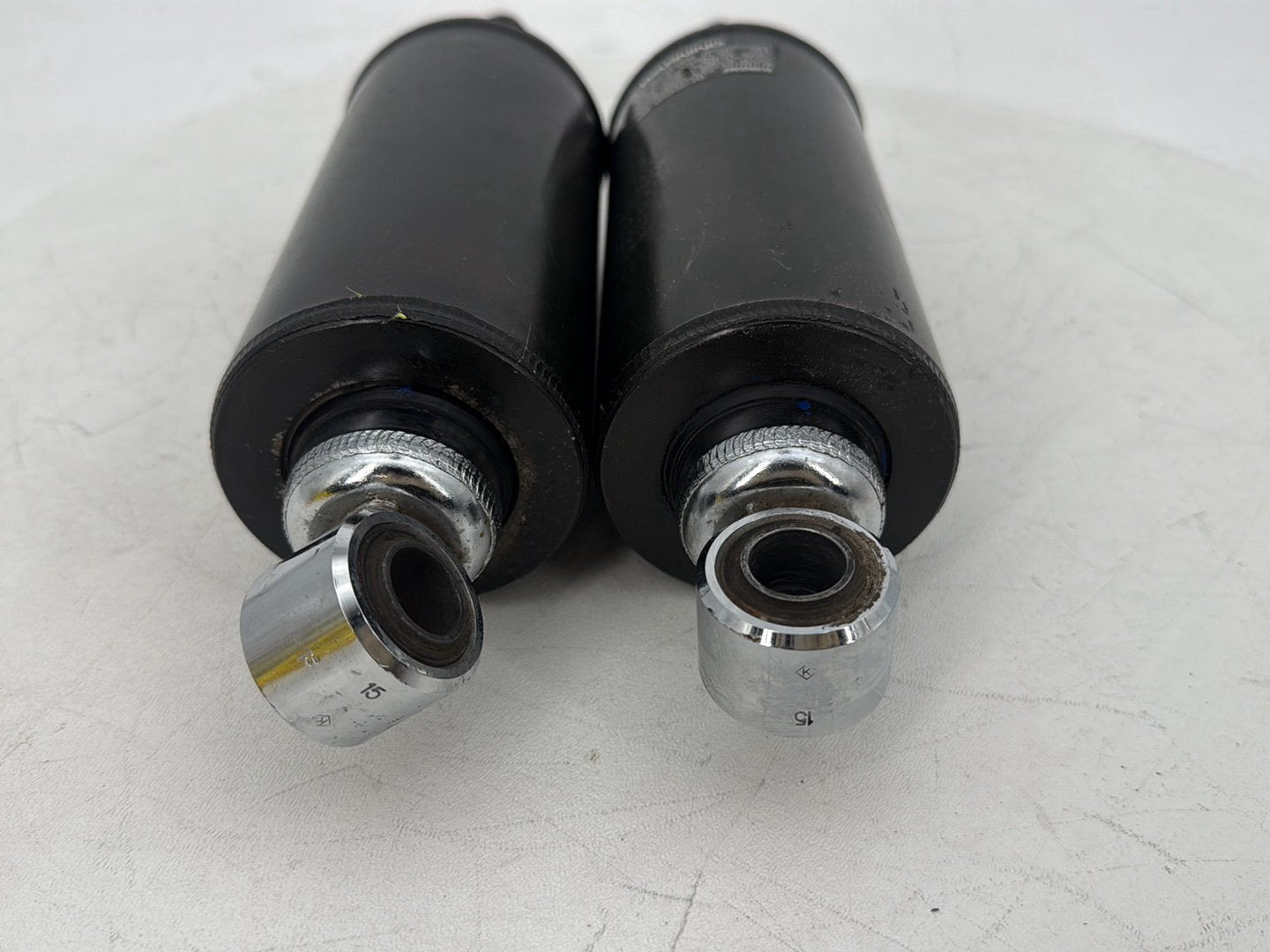 1999 - 2006 Harley-Davidson Softail Heritage Rear Left Right Shock Absorbers 54508-00B