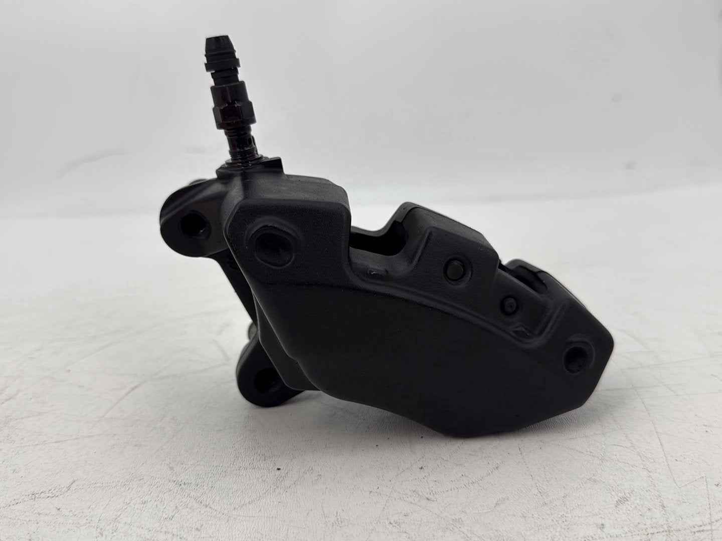 2015 Harley Touring FLHXS Street Glide OEM Front Right 1 Brake Caliper