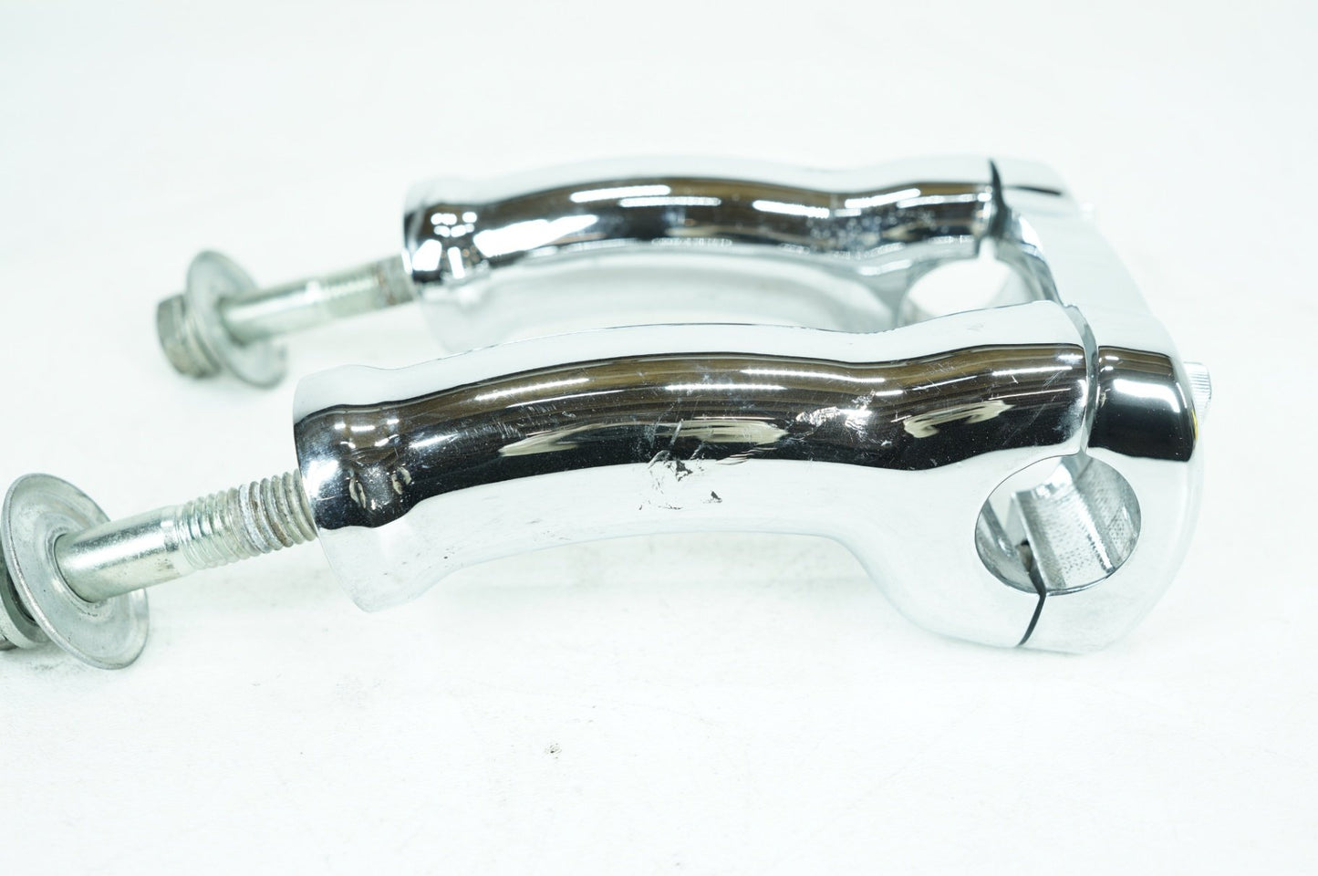 2007 - 2012 Harley-Davidson Softail Deluxe Front Handlebar Riser Top Clamp 55902-05