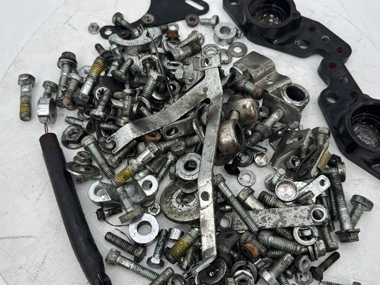 1999 - 2006 Harley-Davidson Touring Electra Glide Classic Hardware Bolts Nuts & Brackets w/ Left Right Swingarm Brackets