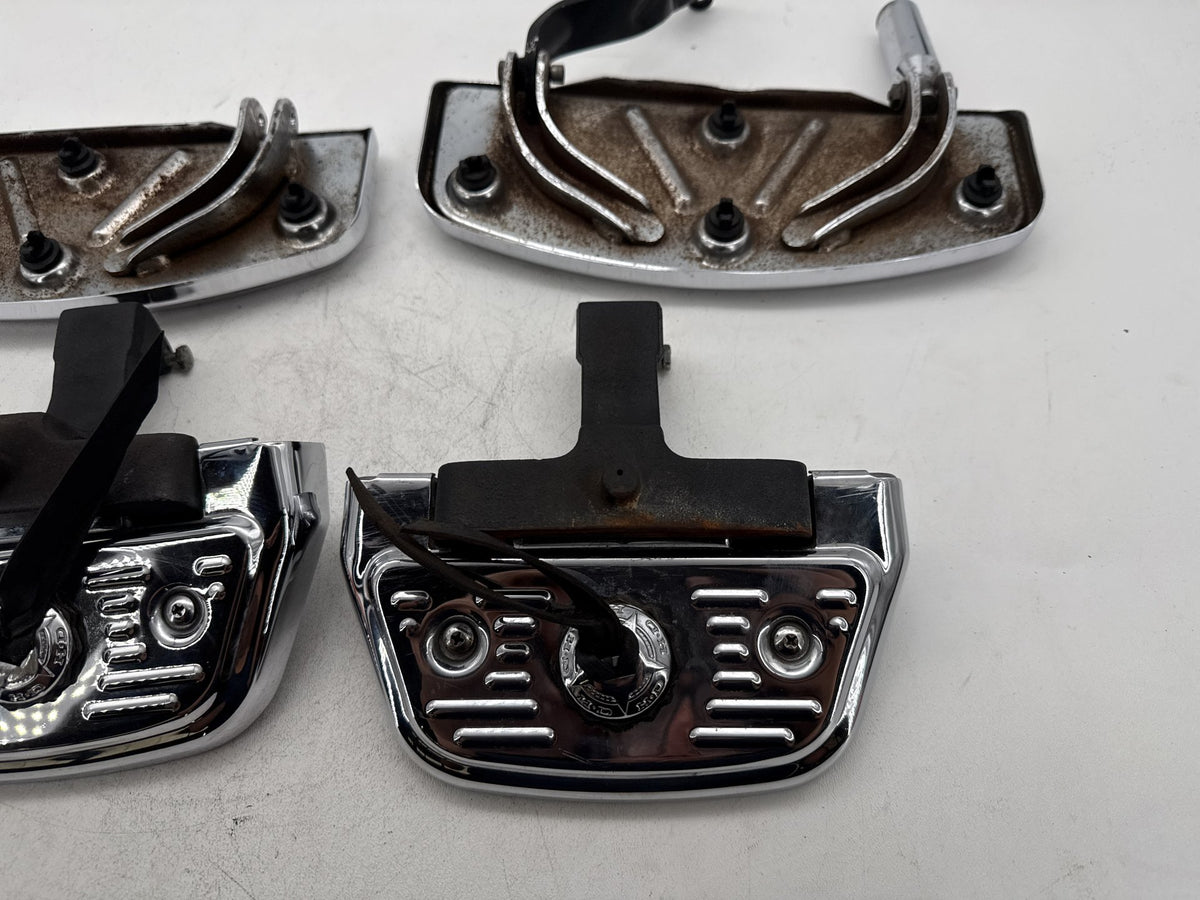 97 Harley Heritage Softail Classic Left Right Driver & Pass Floorboard Foot Rest