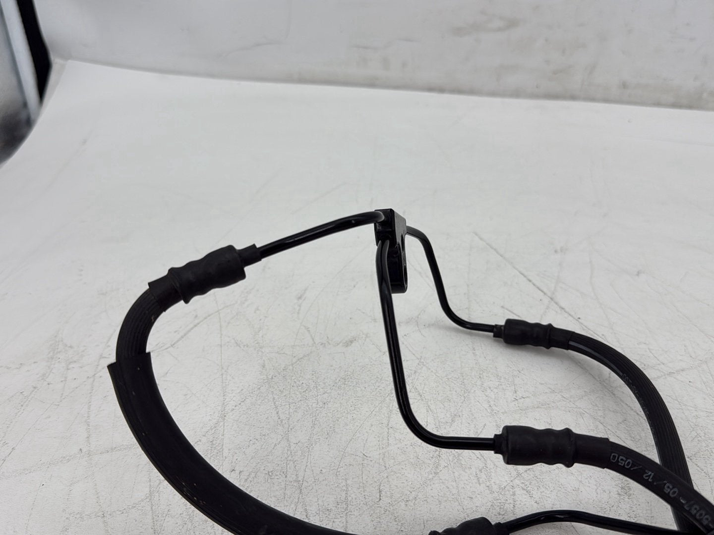 2005 Harley Electra Glide Touring Ultra FLHTCUI OEM Front Brake Hose Line Pipe