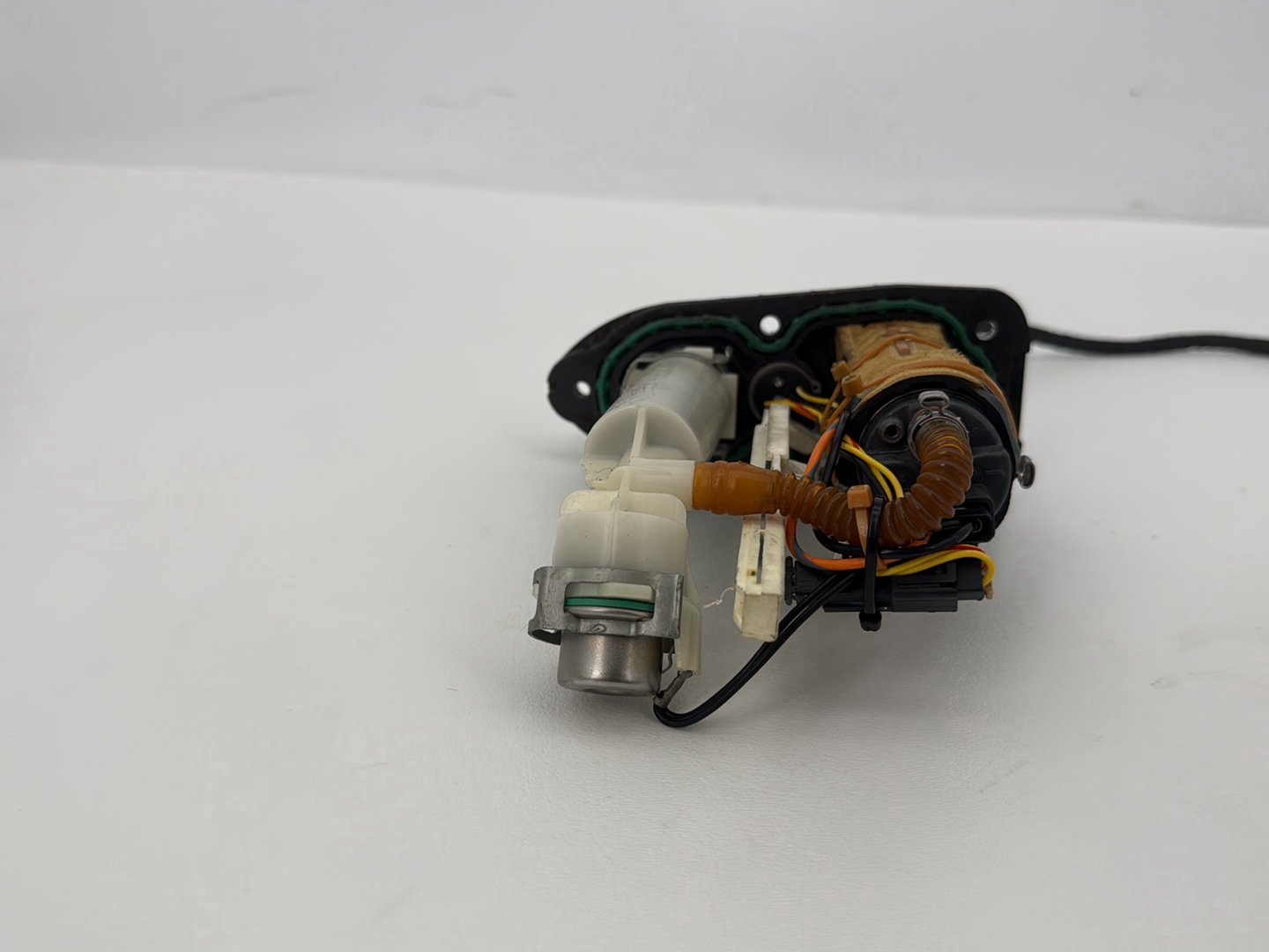 2014 Harley Sportster XL883L 883 SuperLow OEM Gas Gasoline Fuel Petrol Pump Sending
