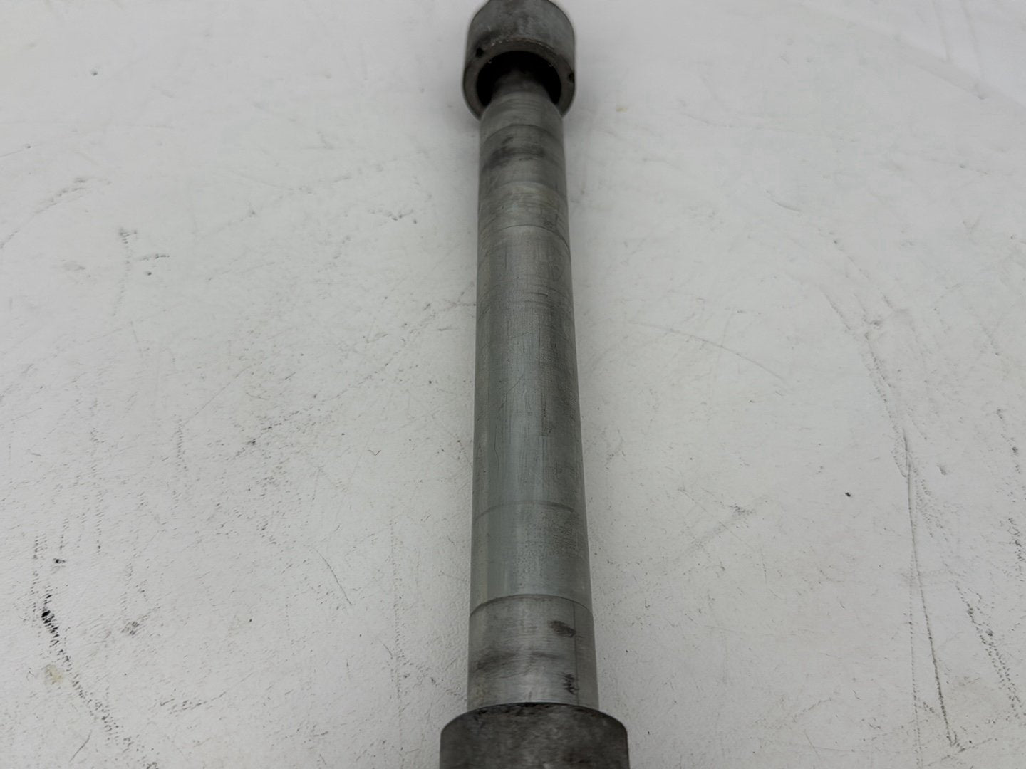 1999 - 2006 Harley-Davidson Touring CVO Screamin Eagle Road King Front Wheel Axle Bolt Shaft 43364-00