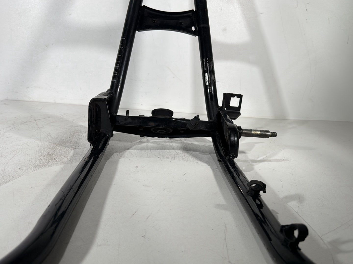 1999 - 2006 Harley-Davidson Touring Electra Glide Classic Body Main Frame Chassis CLN CLR 47900-01