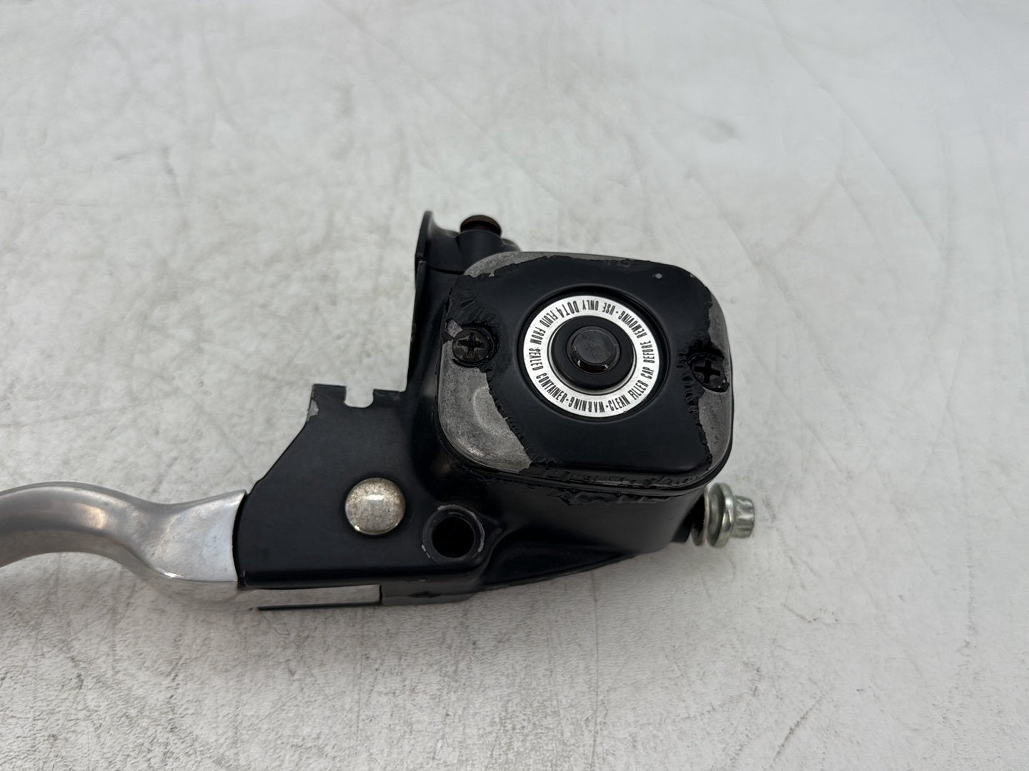 2005 Harley Electra Glide Touring Ultra FLHTCUI OEM Front Right Brake Lever Master Cylinder