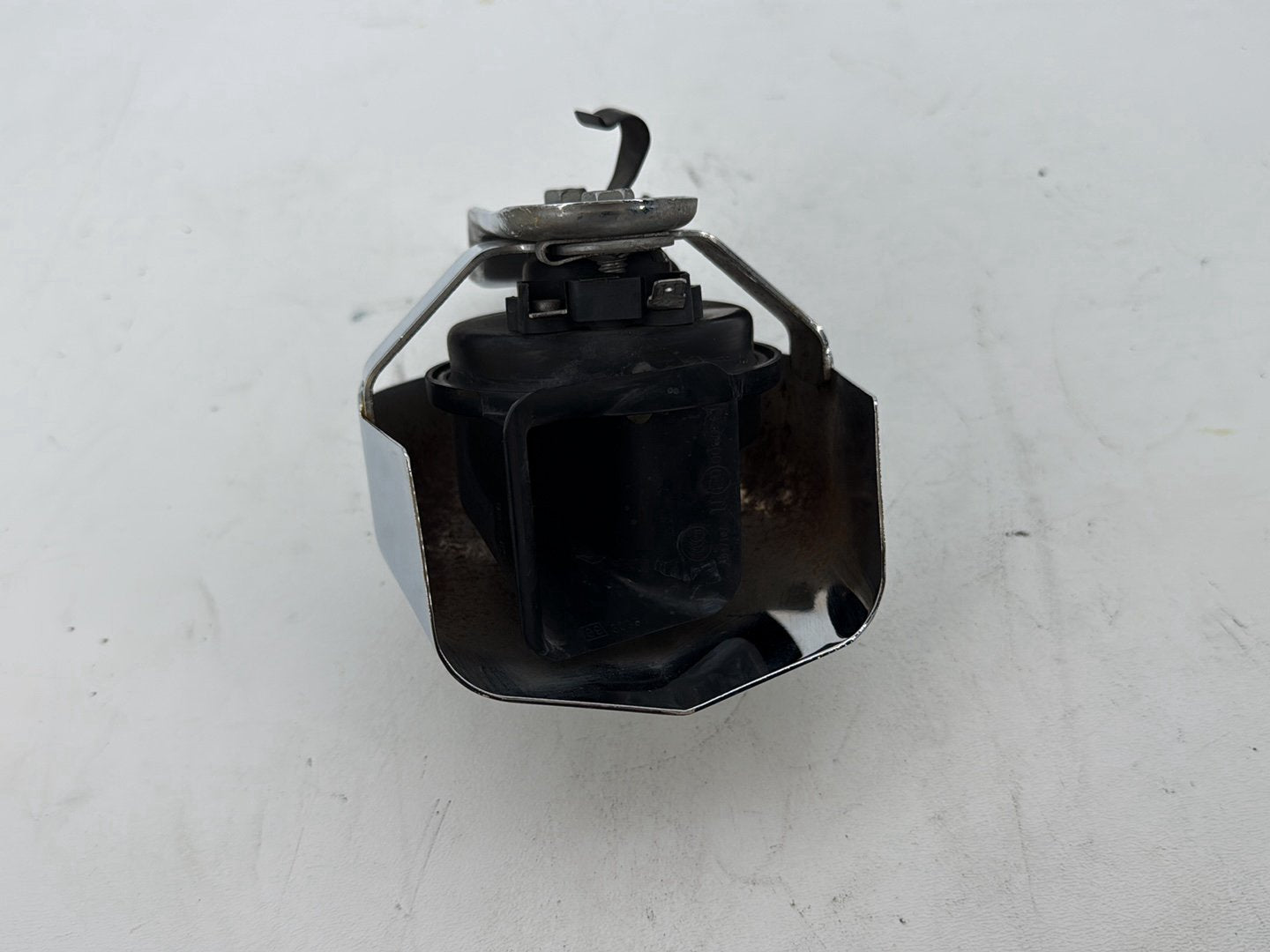 2013 Harley Street Glide Touring FLHX OEM Horn Signal Klaxon Chrome Cover