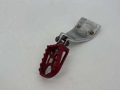 2006 - 2017 Harley-Davidson Dyna Street Bob Left Driver Foot Controls Peg Rest 50639-90A