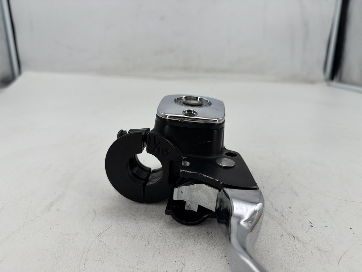 2002 Harley Electra Glide Touring OEM Front Right Brake Lever Master Cylinder