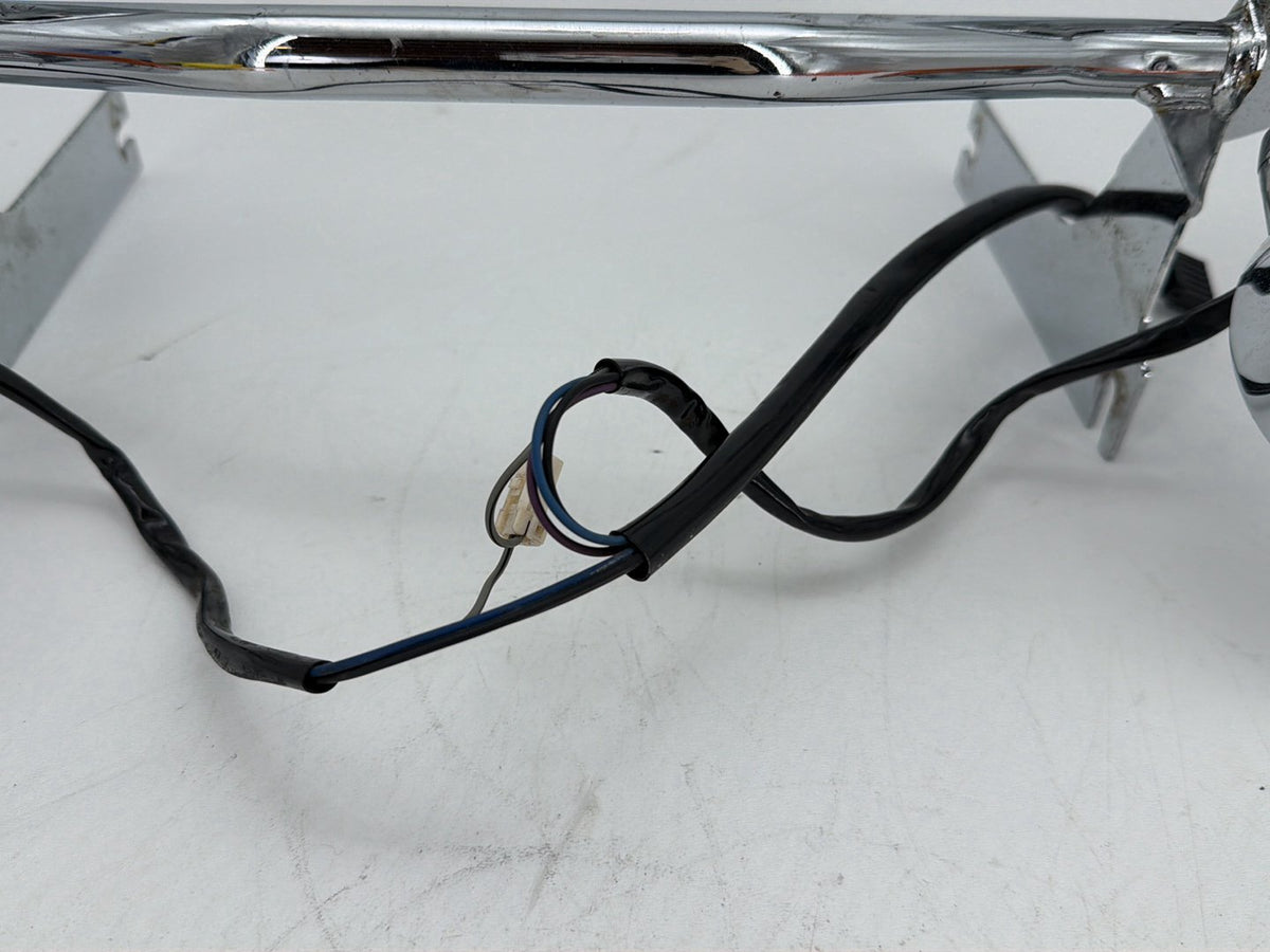 2005 Harley Electra Glide Touring OEM Front Turn Signal Indicators Aux Light Bar