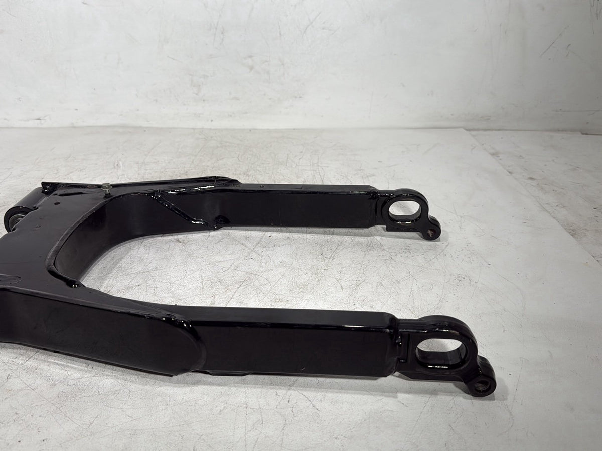 2007 Harley Electra Glide Touring Ultra OEM Rear Fork Swingarm Swing Arm