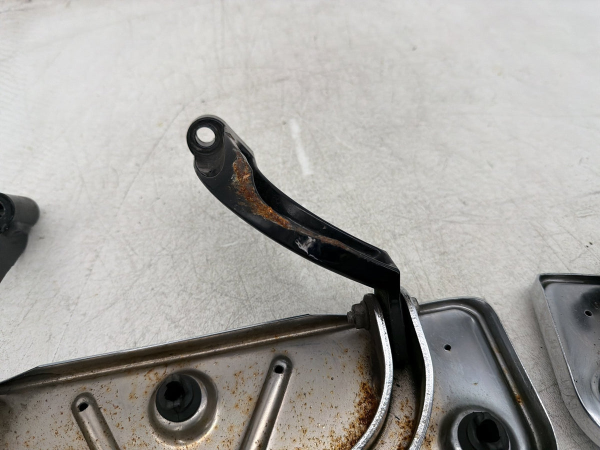 2011 Harley Electra Glide Touring Ultra OEM Left Right Driver & Pass Floorboard Foot Rest