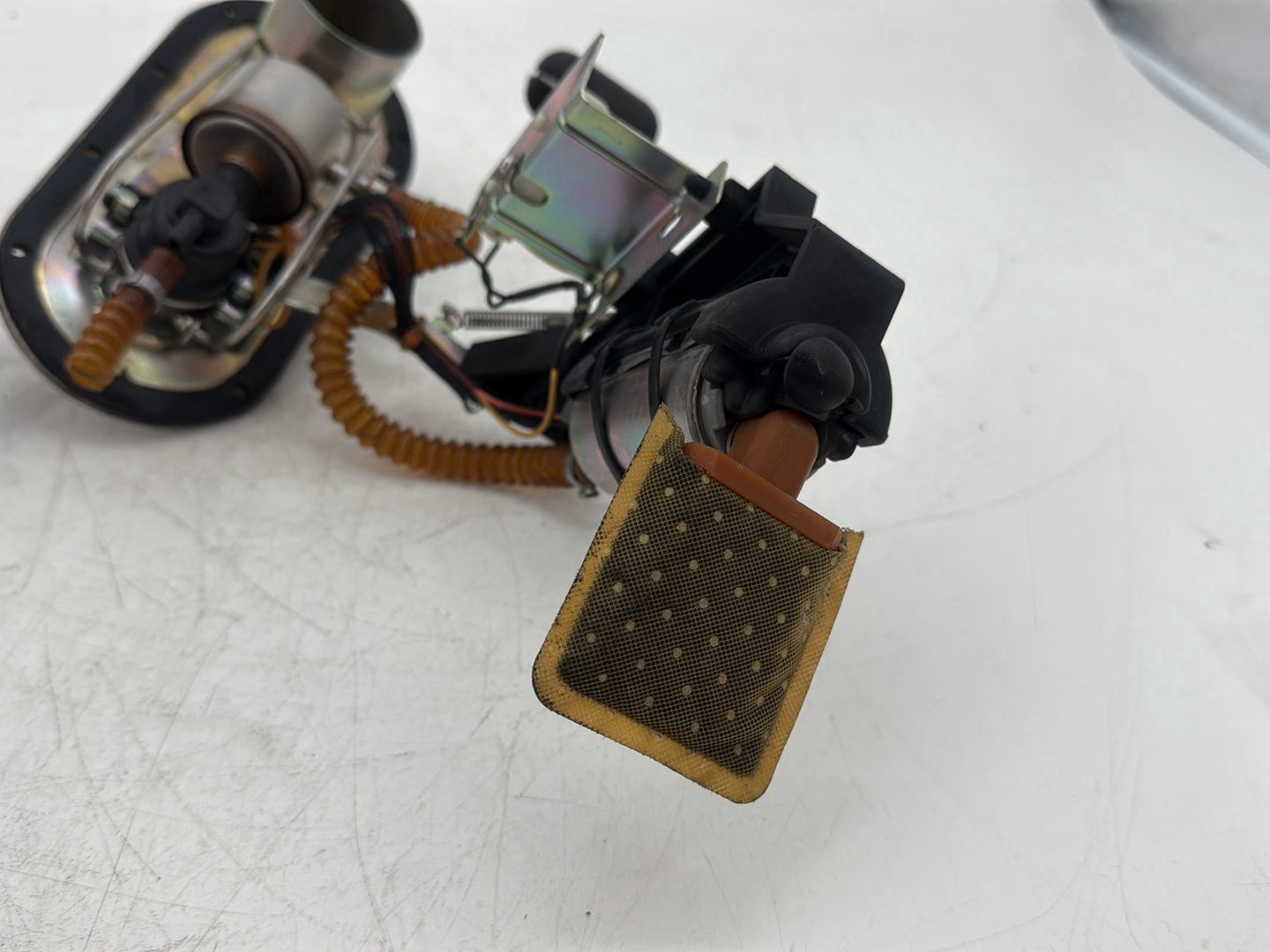 2007 Harley Touring FLHTCU Electra Glide Ultra OEM Gas Gasoline Fuel Petrol Pump Sending