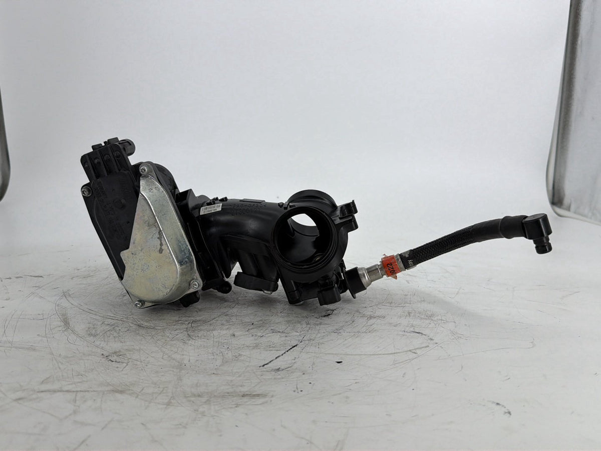 2017 Harley Touring FLHXS Street Glide OEM Engine Intake Manifold Throttle Body