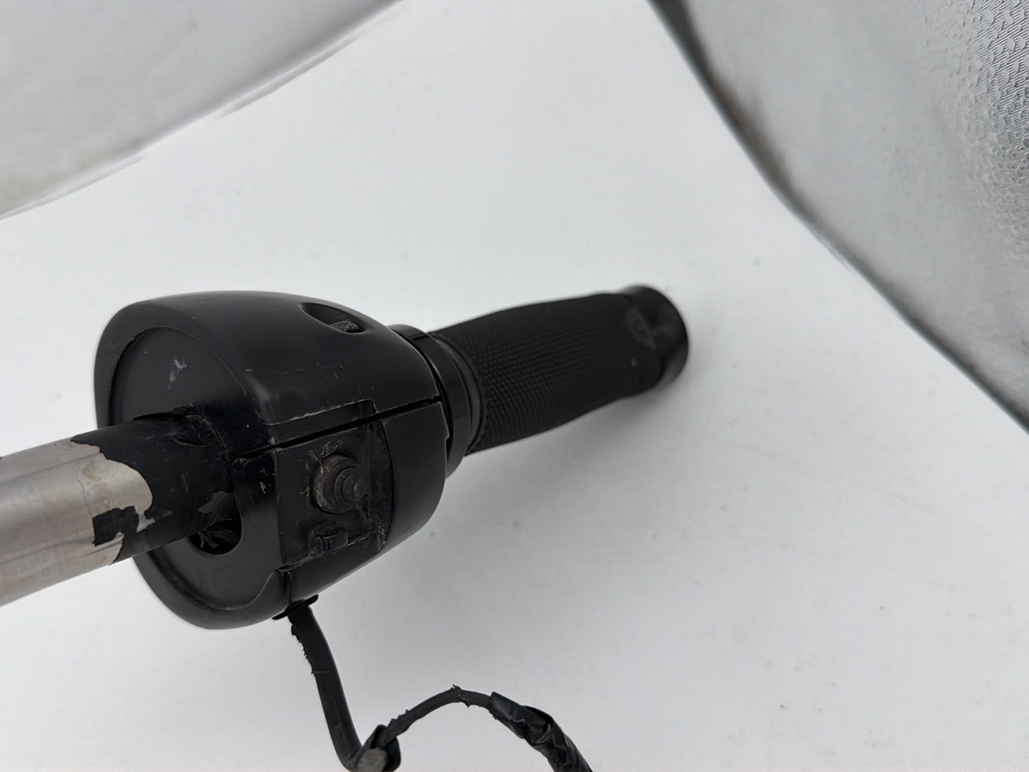 2009 Harley Dyna Street Bob FXDB OEM Handlebars Left Right Switches Controls