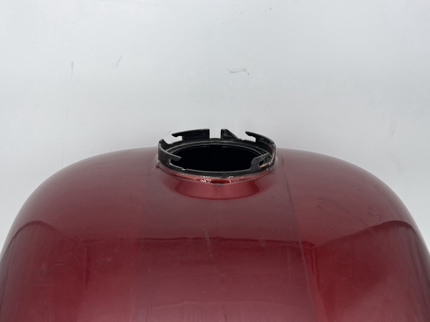 2007 - 2011 Harley-Davidson Touring Electra Glide Ultra Fuel Gas Tank Gasoline Reservoir 61356-08