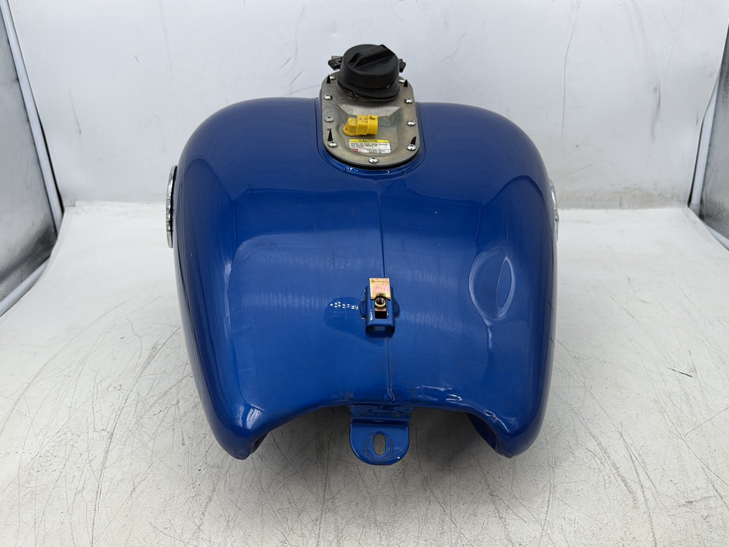 2007 Harley Electra Glide Touring Ultra OEM Fuel Gas Tank Gasoline Reservoir