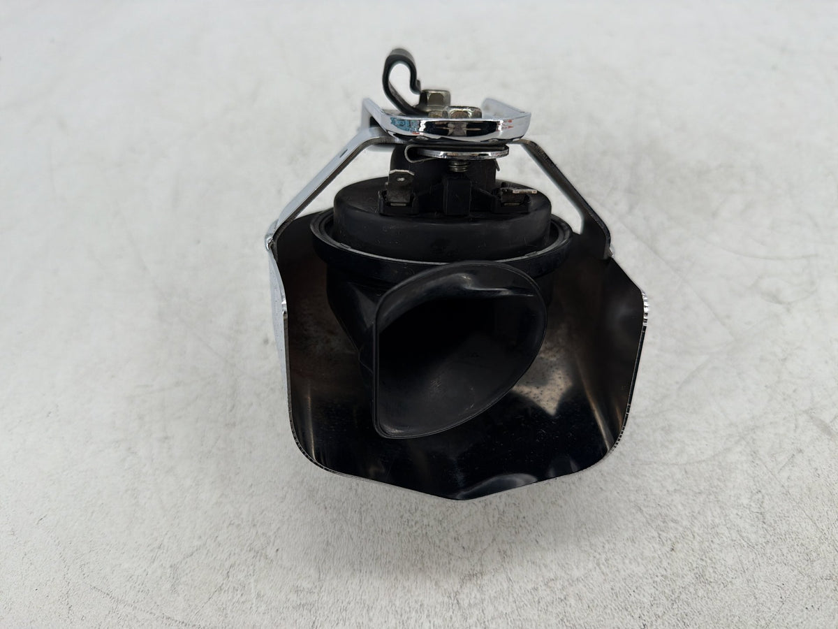 2006 Harley Street Glide Touring FLHX OEM Horn Signal Klaxon Chrome Cover
