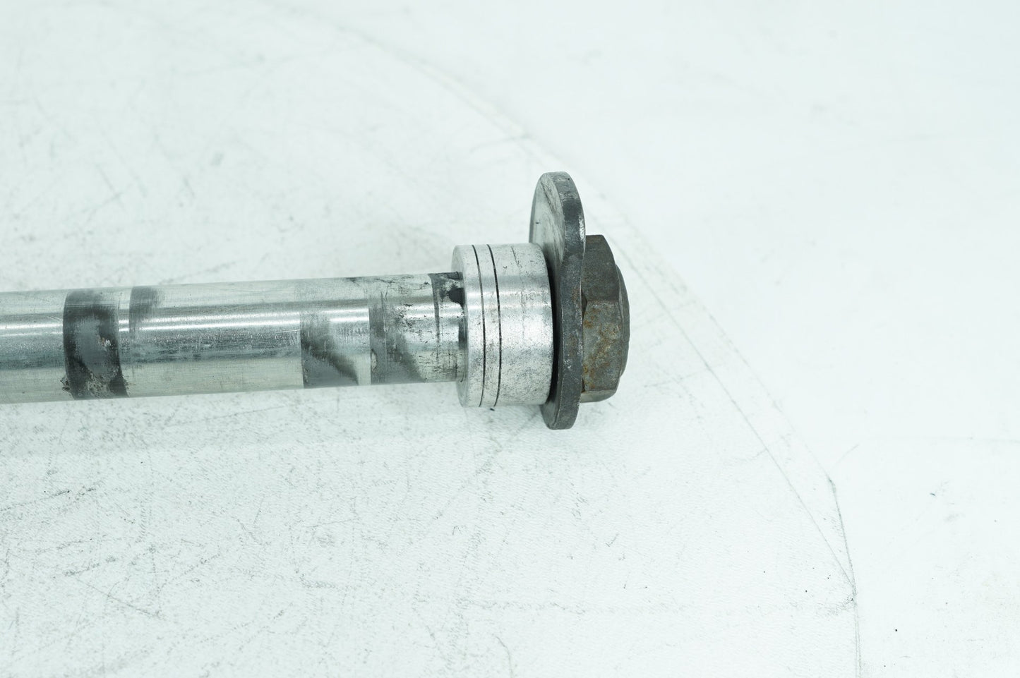 2007 - 2012 Harley-Davidson Touring Electra Glide Ultra Rear Wheel Axle Bolt Shaft 41056-09
