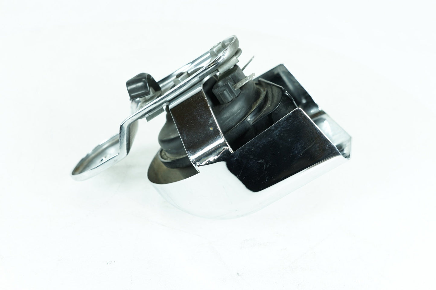 2008 - 2016 Harley-Davidson Touring Street Glide Horn Signal Klaxon Chrome Cover 69012-93A