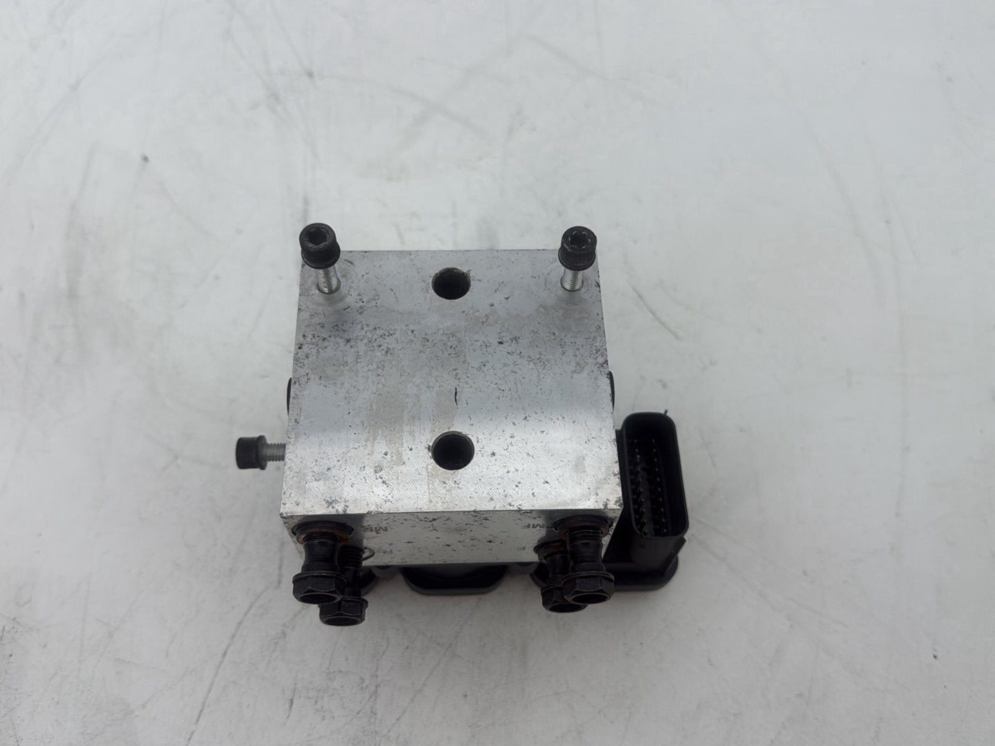 2011 Harley Electra Glide Ultra FLHTK OEM ABS Brake Pump &amp; Control Module