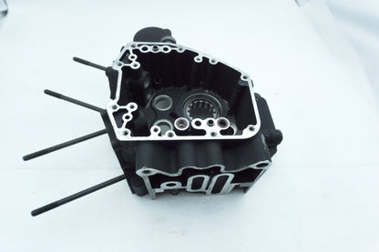 2007 - 2011 Harley-Davidson Touring Street Glide Crankcase Shaft Engine Motor Cover 24653-06